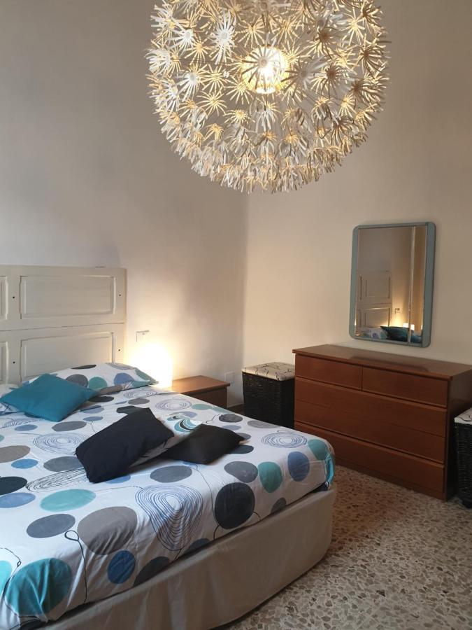 Ferienwohnung Cleo Tulipano Falconara Marittima Exterior foto